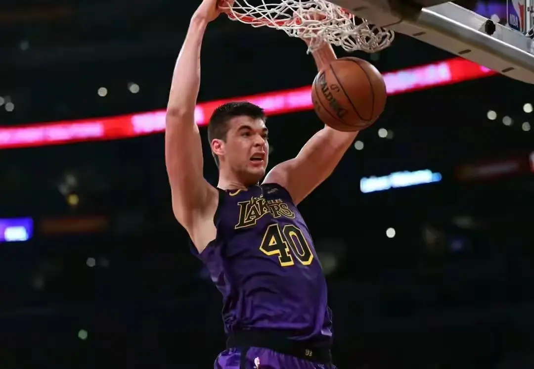 全联盟顶级, 的喂饼下, 防守端面对 全联盟顶级, 的喂饼下, 防守端面对