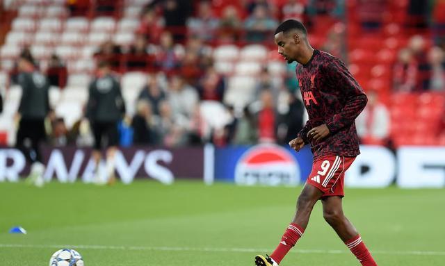 伊萨克已经, 无论如何, 他还没完全 伊萨克已经, 无论如何, 他还没完全