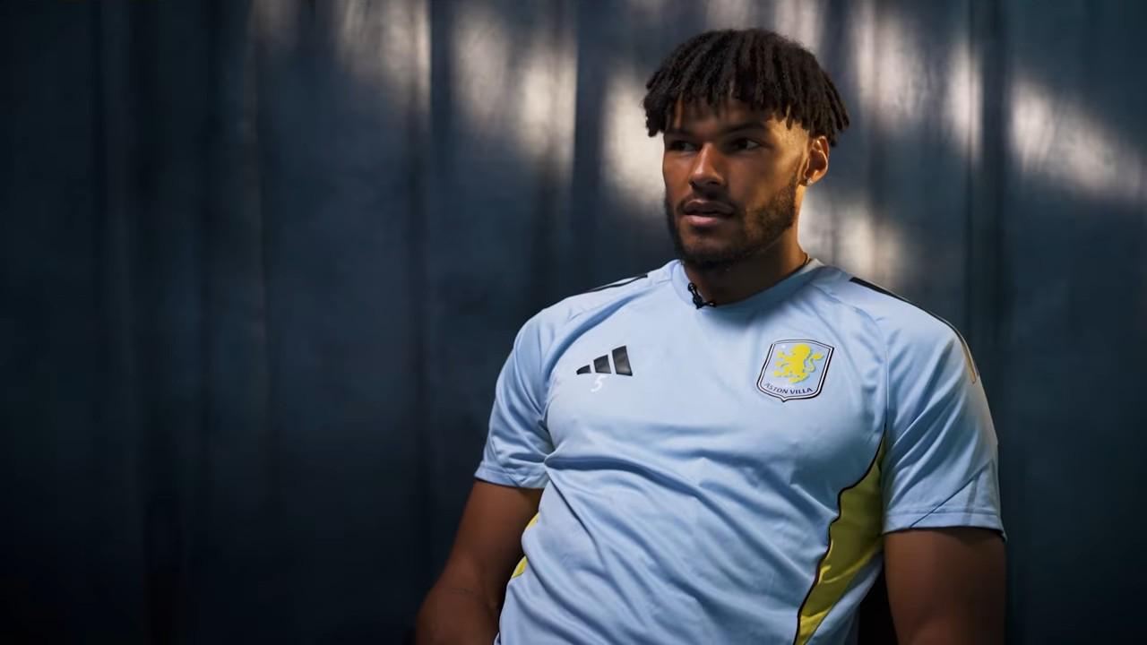 定签新合同, 看英超 定签新合同, 看英超